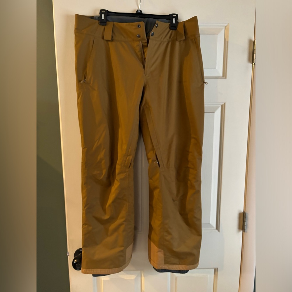 Patagonia Ski or Snowboard pants - like new XL